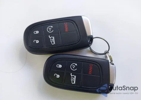 2014 Jeep Cherokee Limited z USA, uszkodzony, nr VIN 1C4PJMDS2EW239830